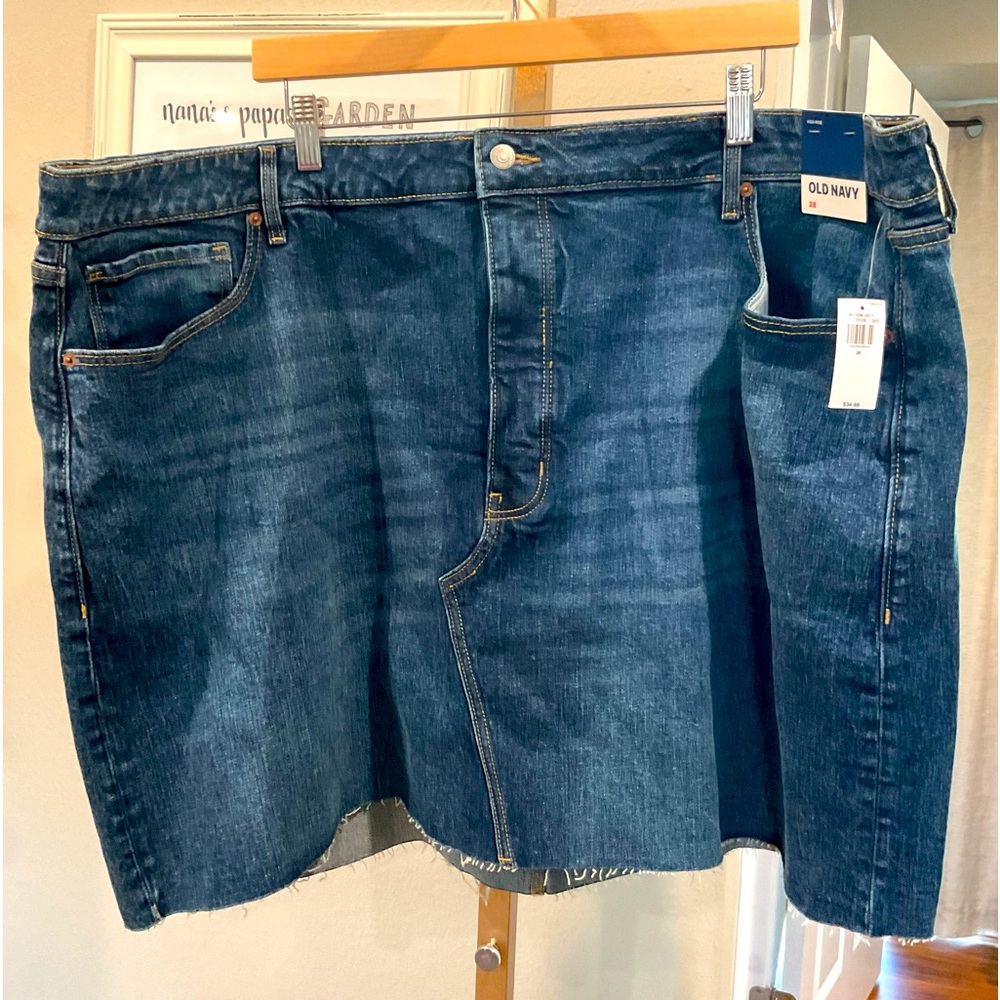 NWT Old Navy Denim Skirt Size 28